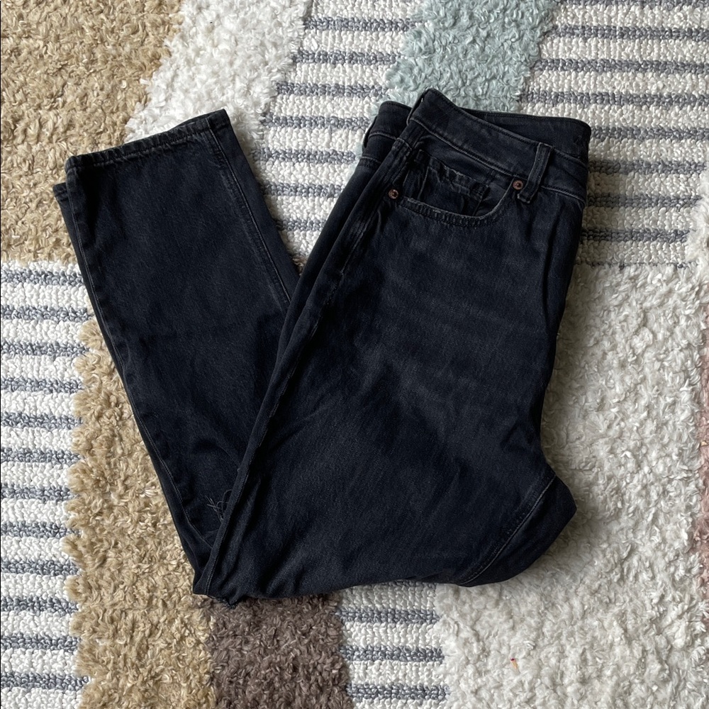 American Eagle Outfitters Strigid mom Jean - 10 Short